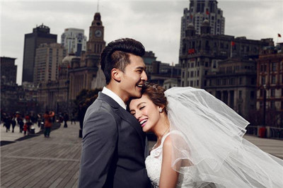 上海外灘拍婚紗照好看嗎 外灘拍婚紗照價格多少合算