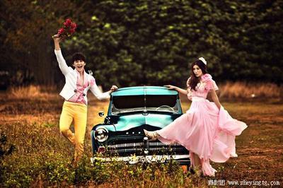 僅需3998元即可團購原價17988元的【上海覺色婚紗攝影】超值婚紗套餐,內外景組合模式拍攝180張以上+豪華服飾14套+造型各7套 ,妝面7套+免費提供所有化妝品,飾品,道具+相關取件產品(詳見頁面內頁)。在線支付398元預訂拍攝檔期,憑攝影券到店付余款3600元即可拍攝請預約拍攝,拍攝即送價值2900元的豪華大禮。