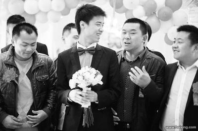 專業(yè)攝影服務(wù)：六年經(jīng)驗，專注婚紗攝影、婚禮跟拍與商業(yè)活動